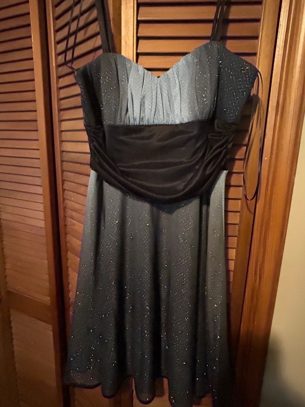 Dress - Picture 4 of 4